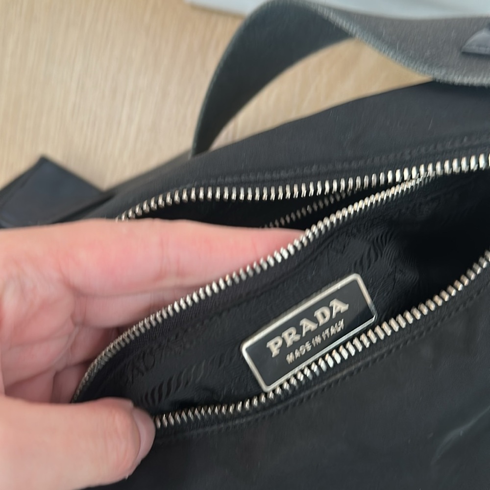 PRADA BLACK NYLON SHOULDER BAG Re-Edition 1995 - Picture 12 of 14